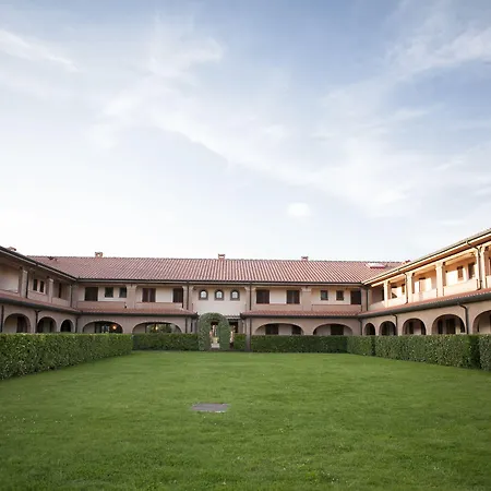 Borgo Degli Olivi Hotel 3*